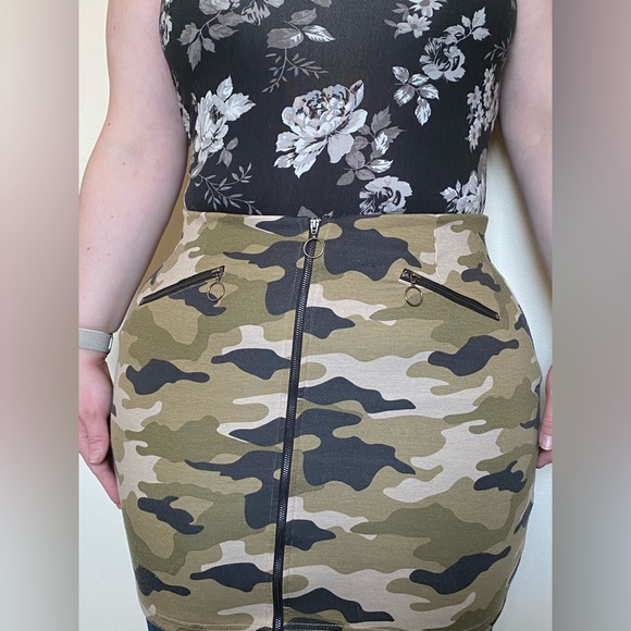 Camo zipper pencil skirt - Picture 5 of 5